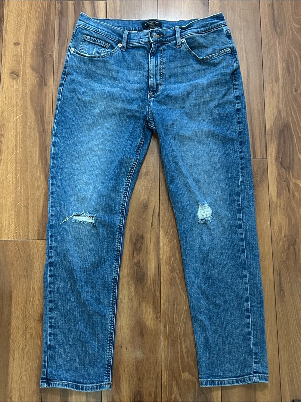 Banana Republic Girlfriend Jeans Women's Size 31x26 Blue Denim Knee Rips